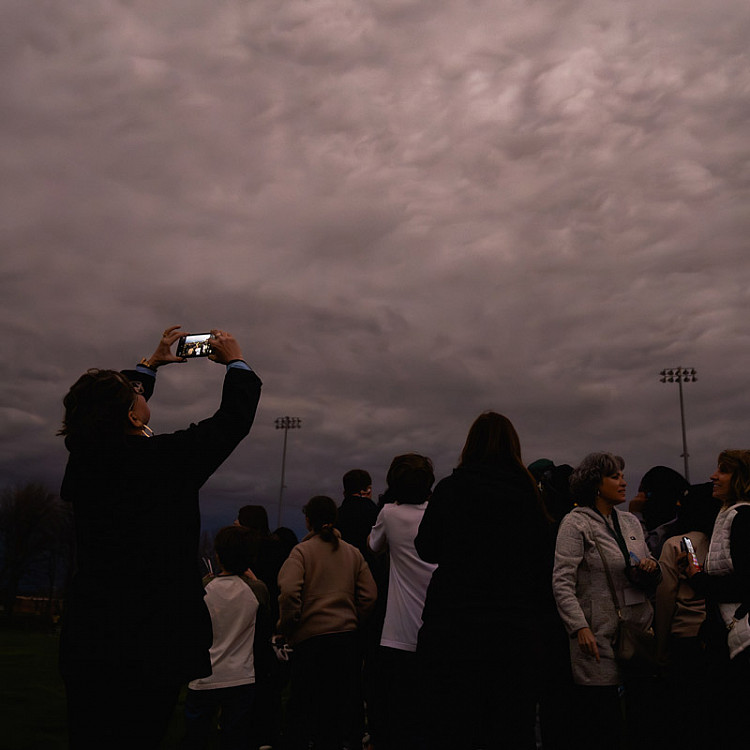 Students watching totality