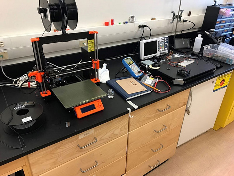 Makerspace lab with 3D printer
