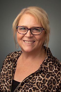 Gloria Lear