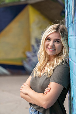 headshot of Stevie Rudak