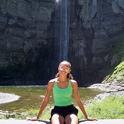 Mia Vizcaino, Public Administration and Graduate Ambassador 