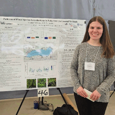 Kendalyn Town presenting her research in a poster presentation.